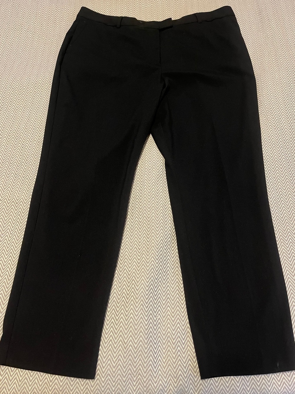 The Limited Classic Black Slim-Leg Ankle Dress Pants. Size 16. Like new.